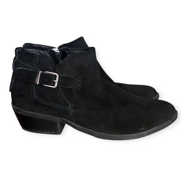 STEVE MADDEN SATIE BLACK SUEDE BUCKLE BOOTIES SZ.7 EUC. - Picture 1 of 8